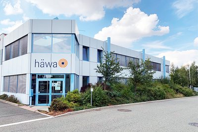 Das Verwaltungsgebäude in Crimmitschau von außen.