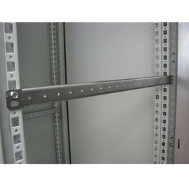 Traverse enfichable en profondeur