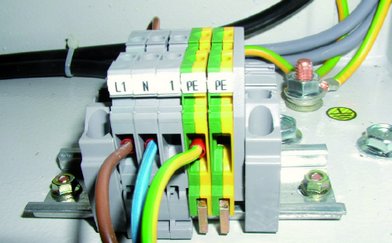 Barrette à bornes de raccordement