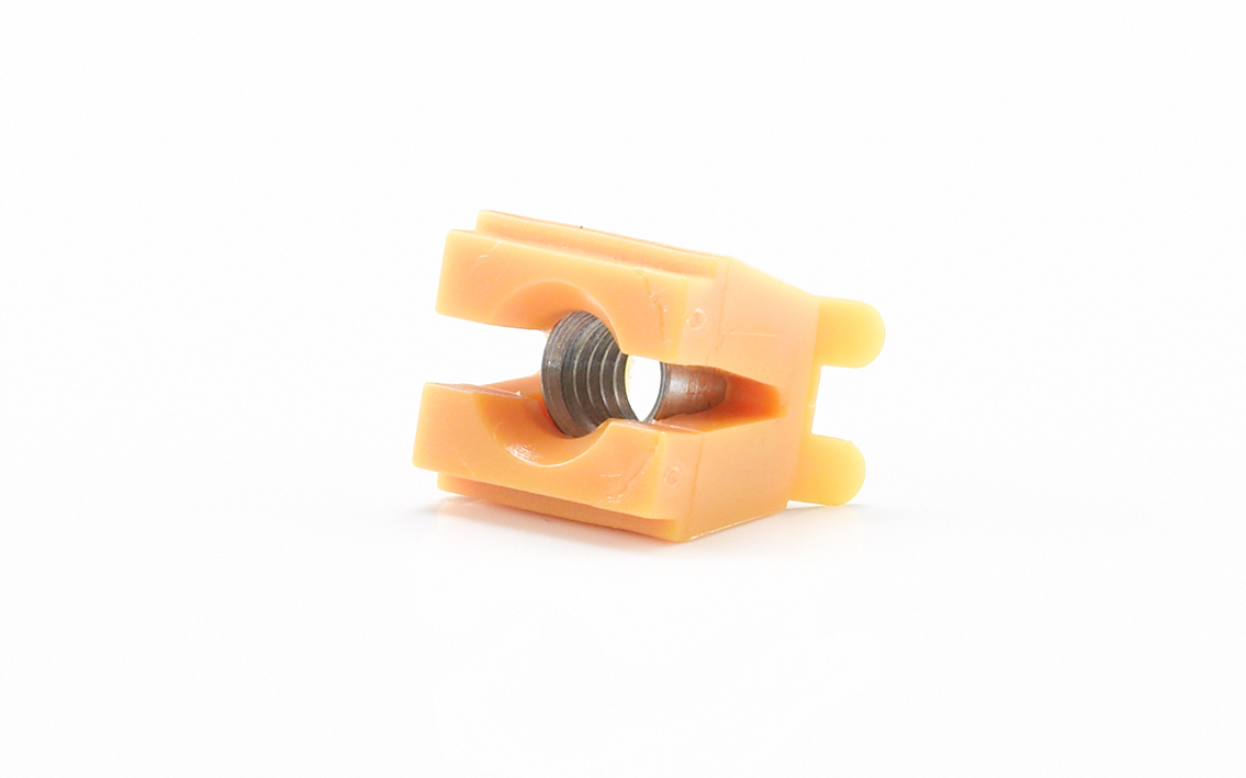 Ecrou en matière plastique M4